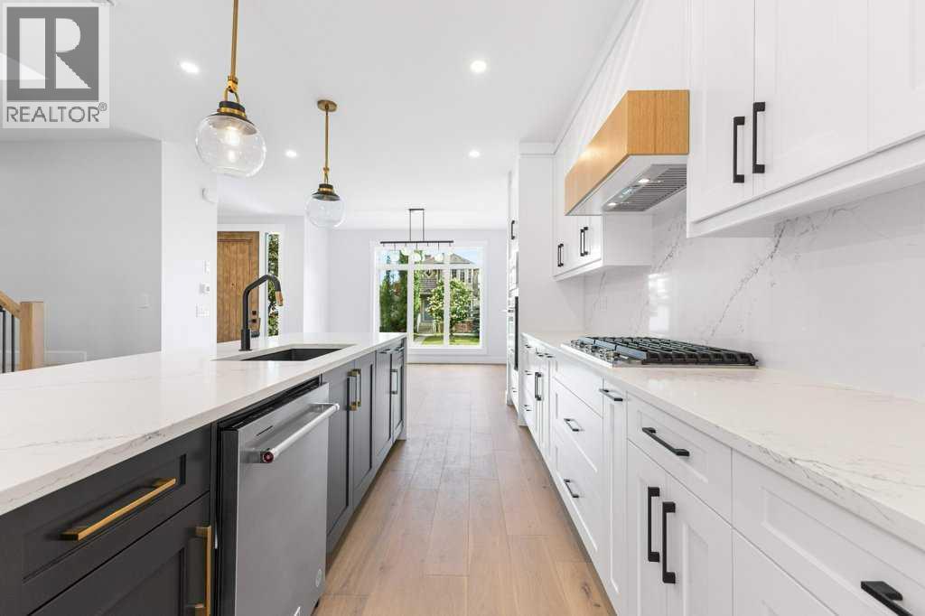 Single Family House for Sale in  th Avenue NW Capitol Hill Calgary 