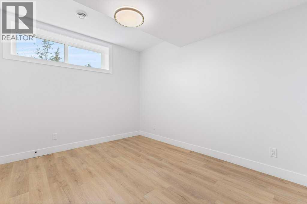 Single Family House for Sale in  th Avenue NW Capitol Hill Calgary 