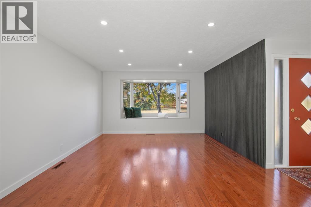7 Stirling Close, Red Deer
