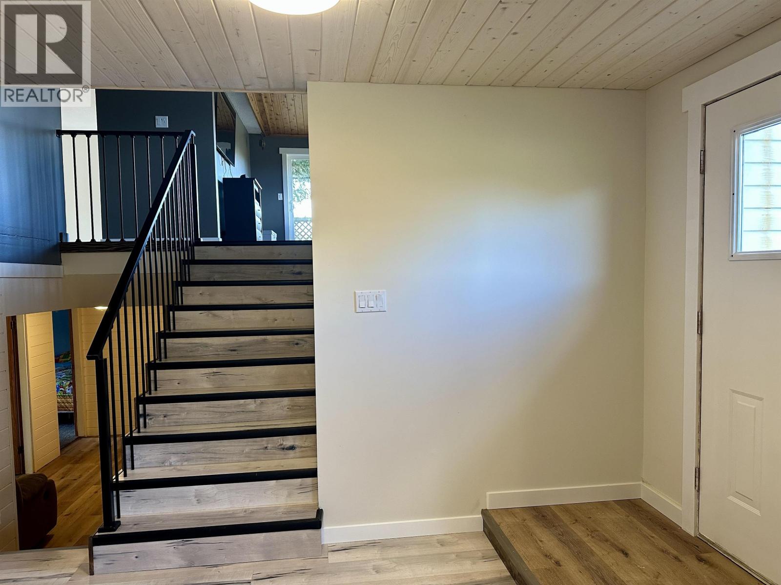 12290 STURGEON POINT ROAD, Vanderhoof