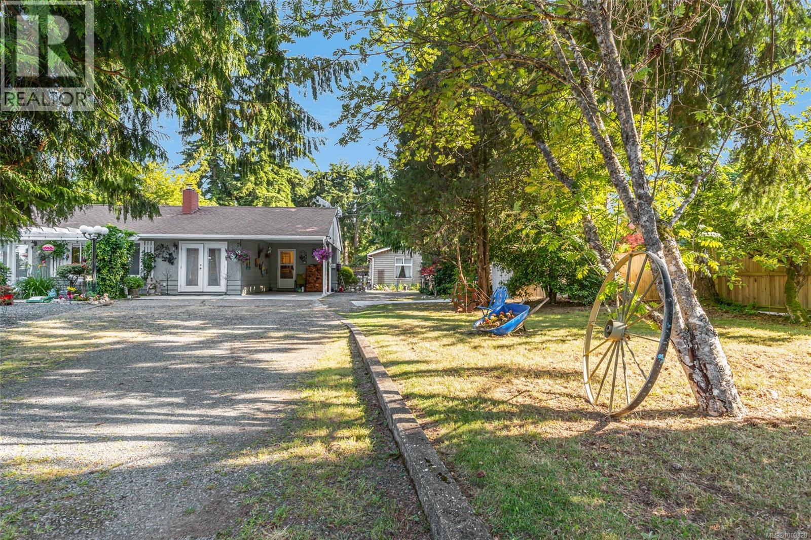 1226 Centre Rd, Qualicum Beach
