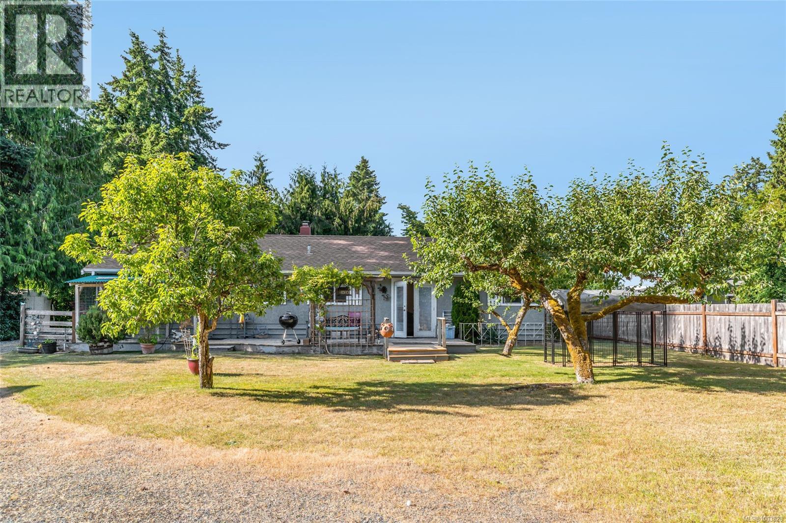 1226 Centre Rd, Qualicum Beach