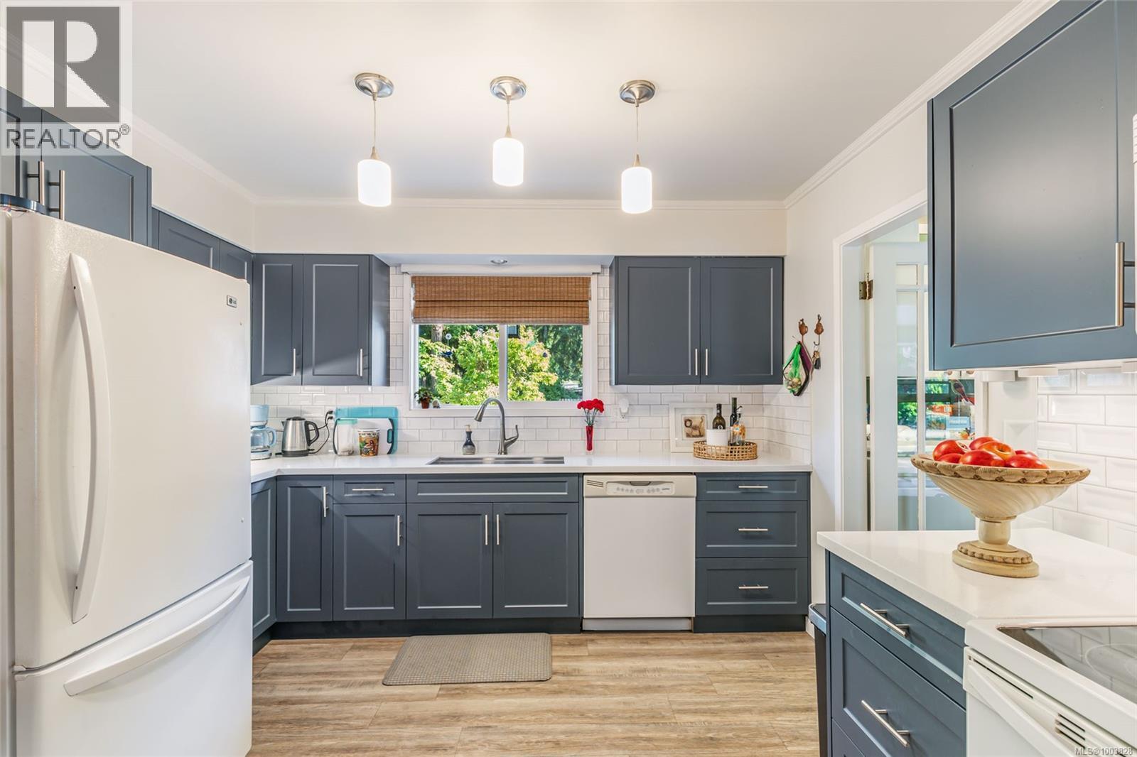 1226 Centre Rd, Qualicum Beach