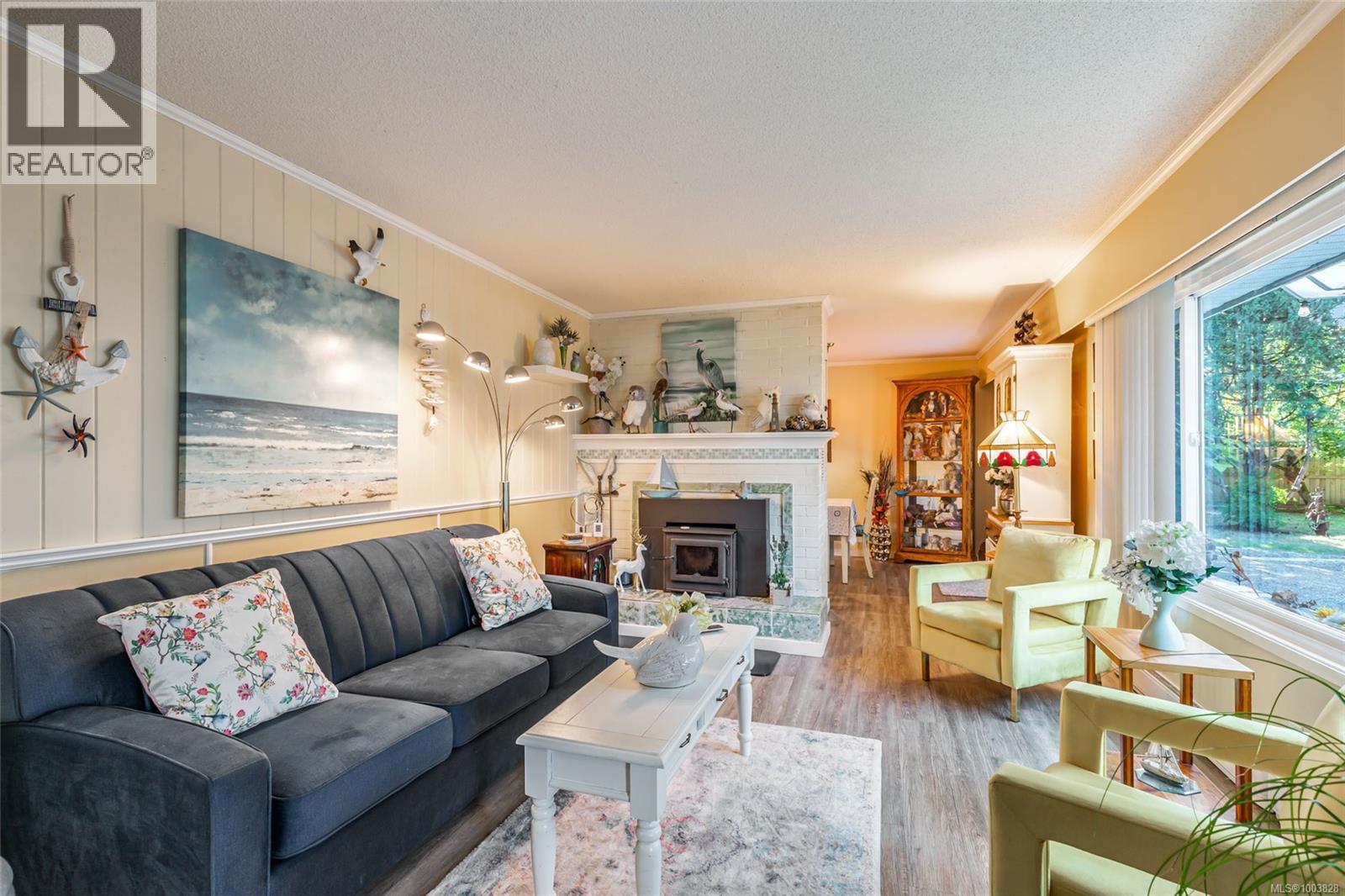 1226 Centre Rd, Qualicum Beach