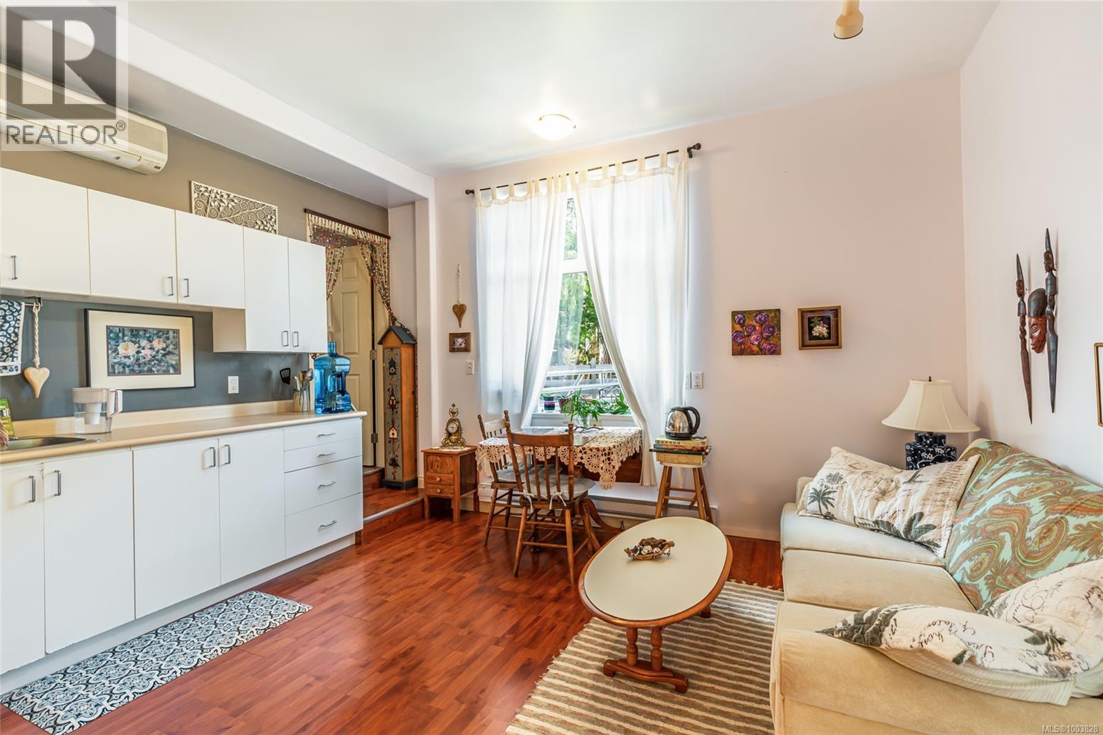 1226 Centre Rd, Qualicum Beach