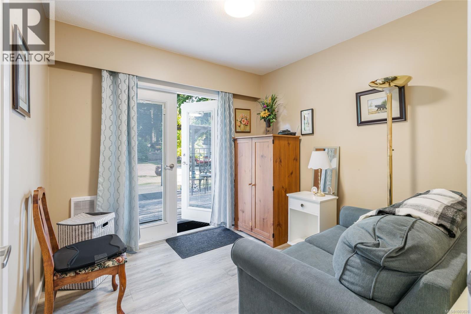 1226 Centre Rd, Qualicum Beach