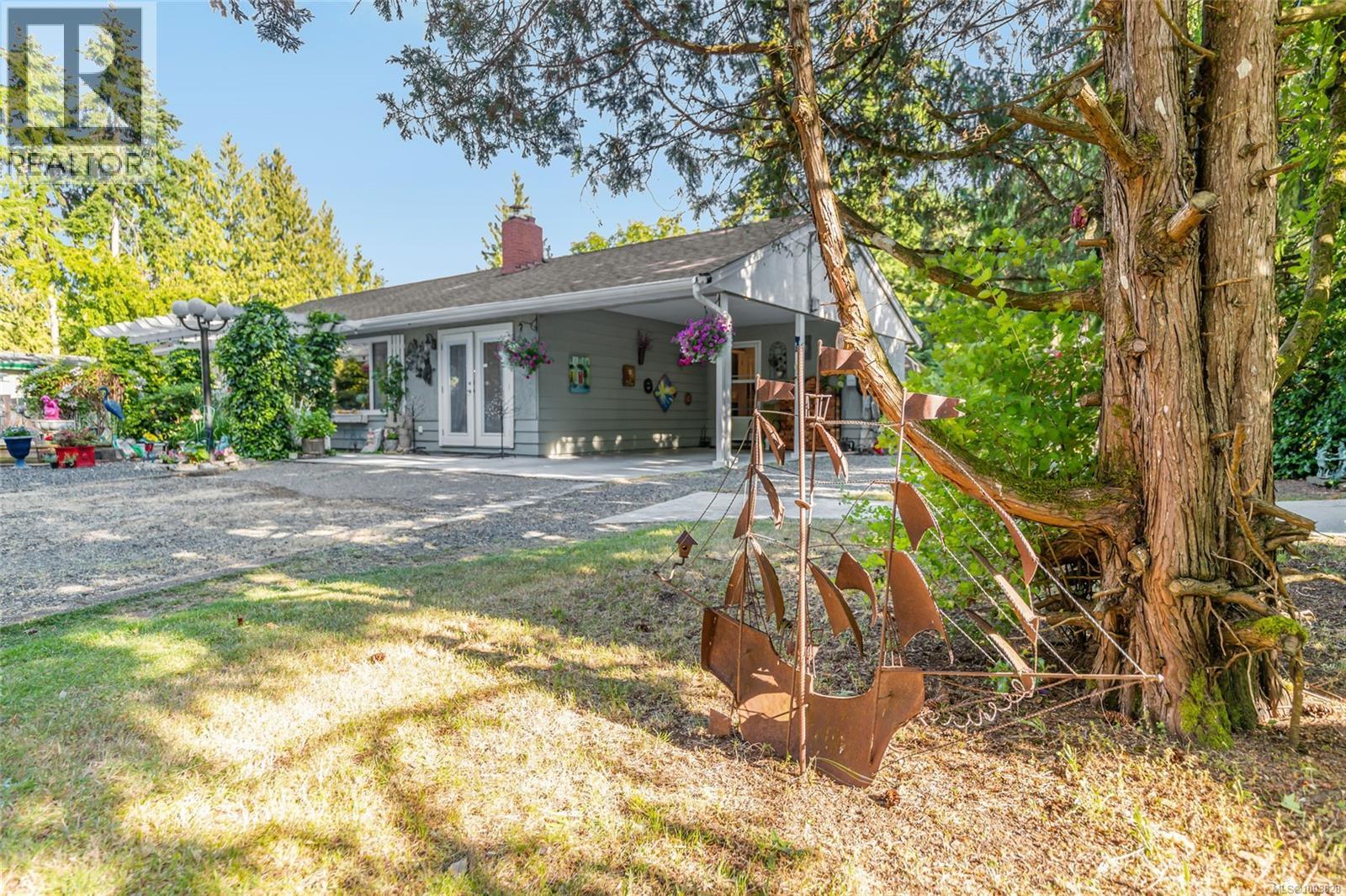 1226 Centre Rd, Qualicum Beach
