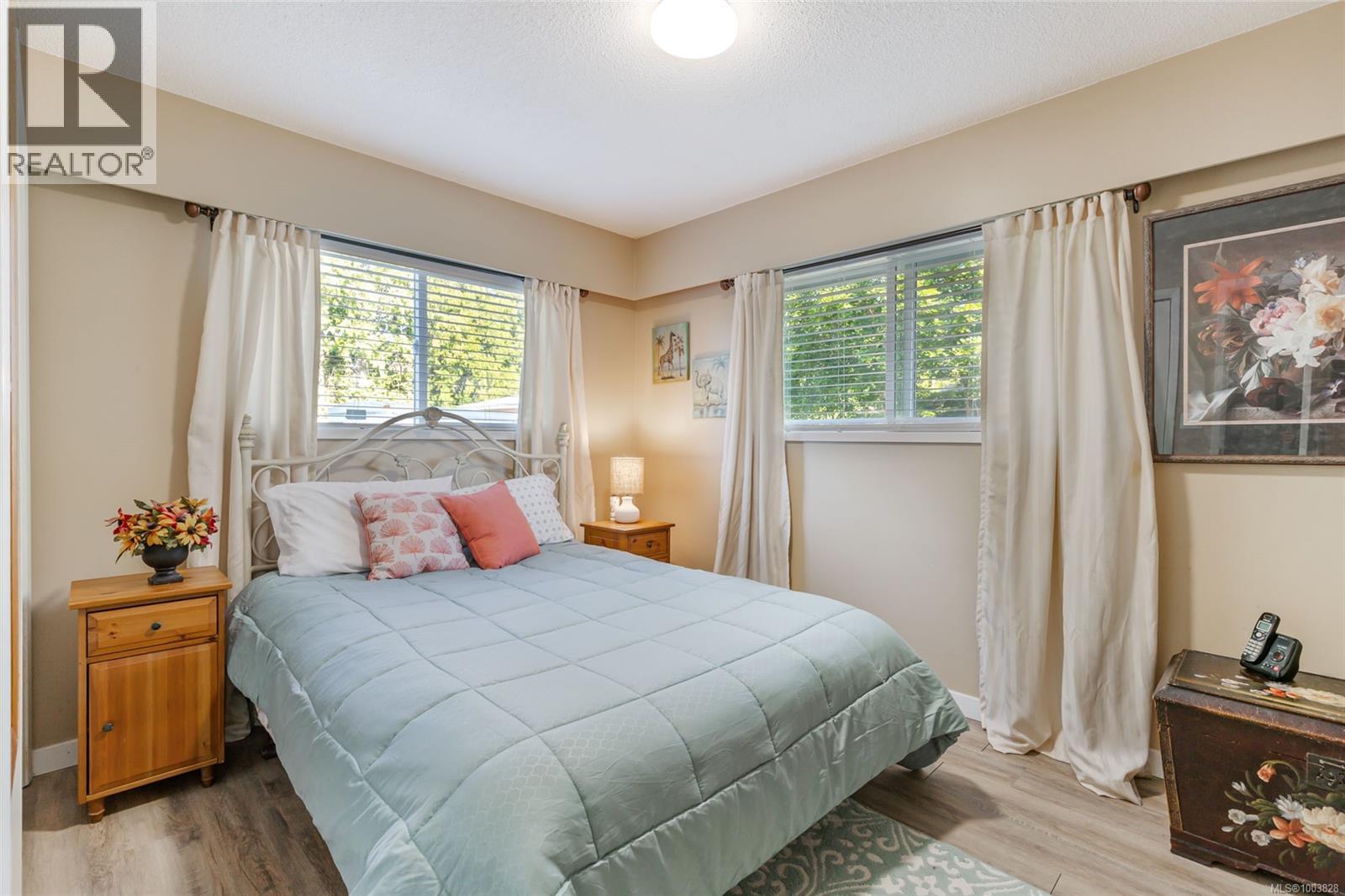 1226 Centre Rd, Qualicum Beach