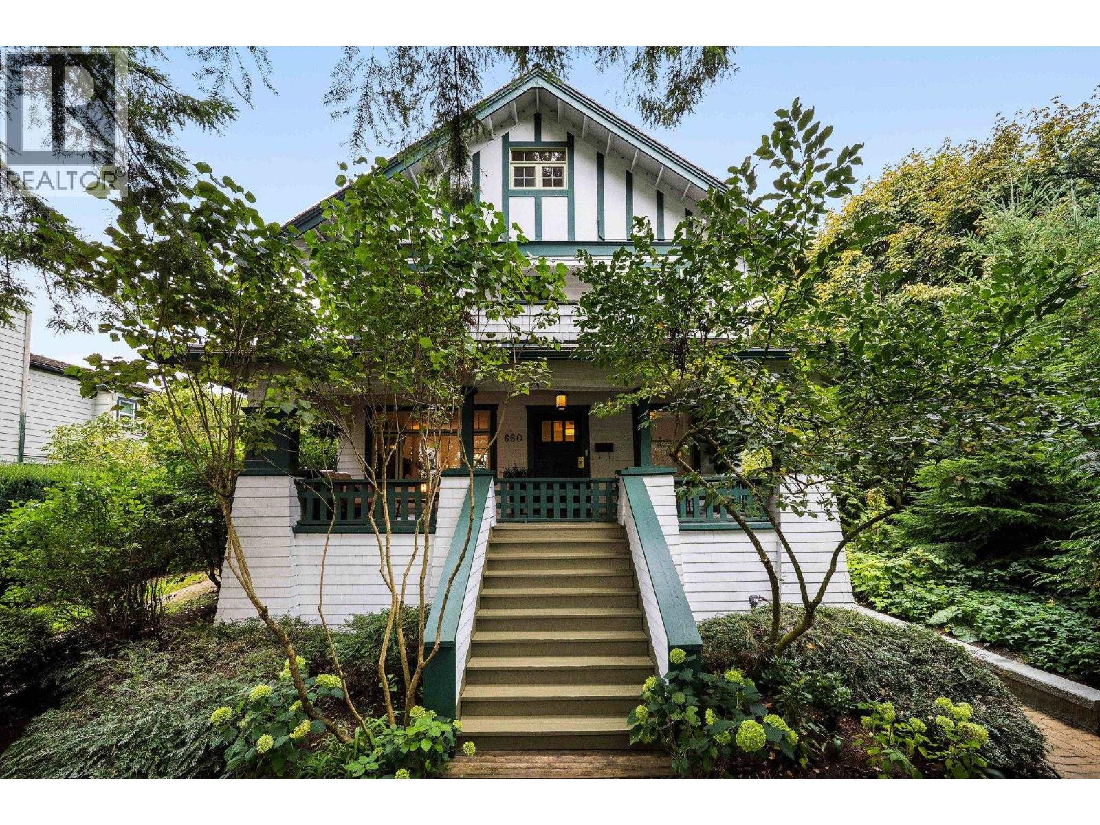 1 650 W KEITH ROAD, North Vancouver