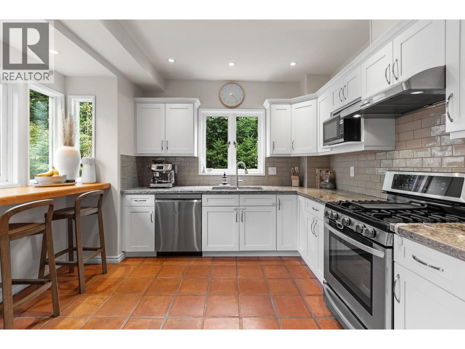 1 650 W KEITH ROAD, North Vancouver