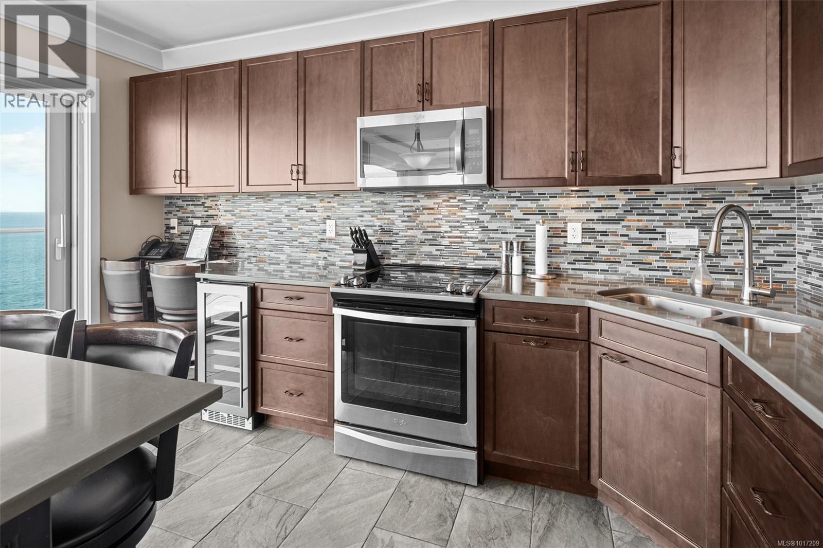 43A 1000 SookePoint Place, Sooke