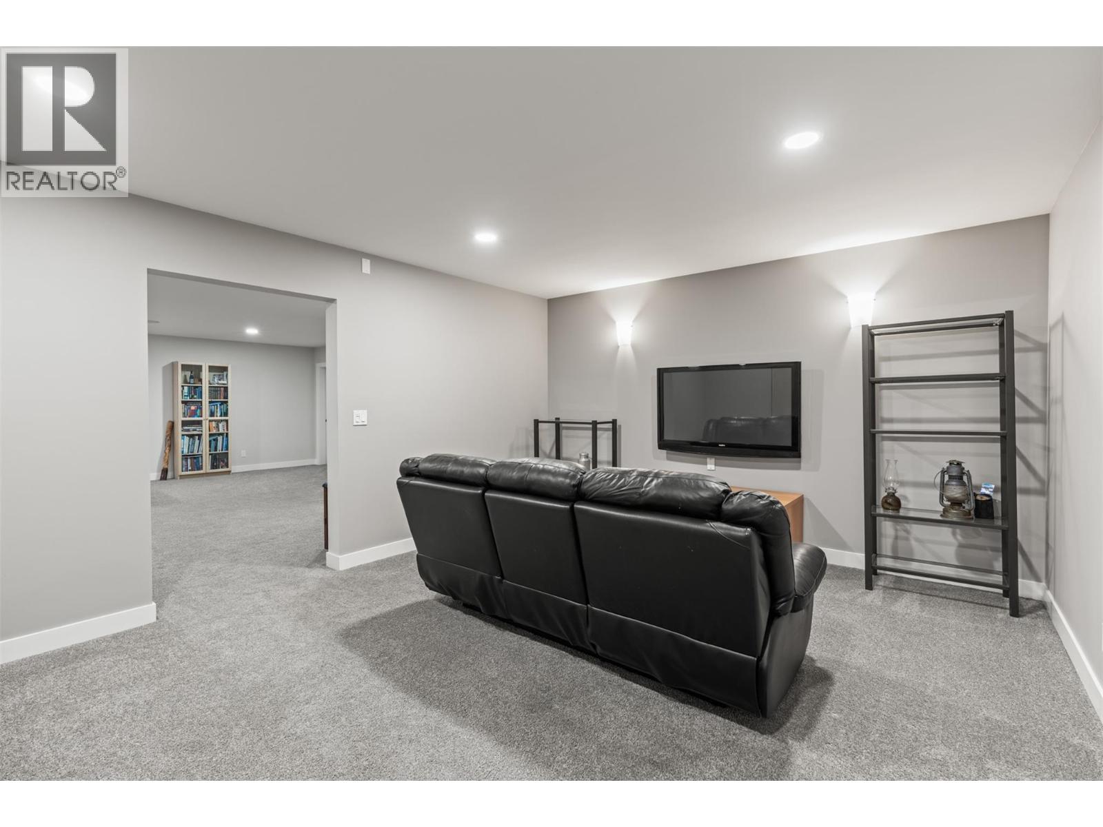 2444 York Avenue Unit# 10, Armstrong