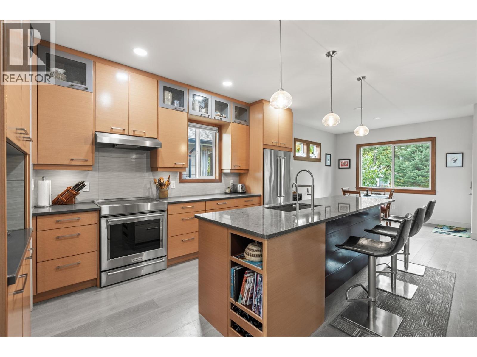 2444 York Avenue Unit# 10, Armstrong