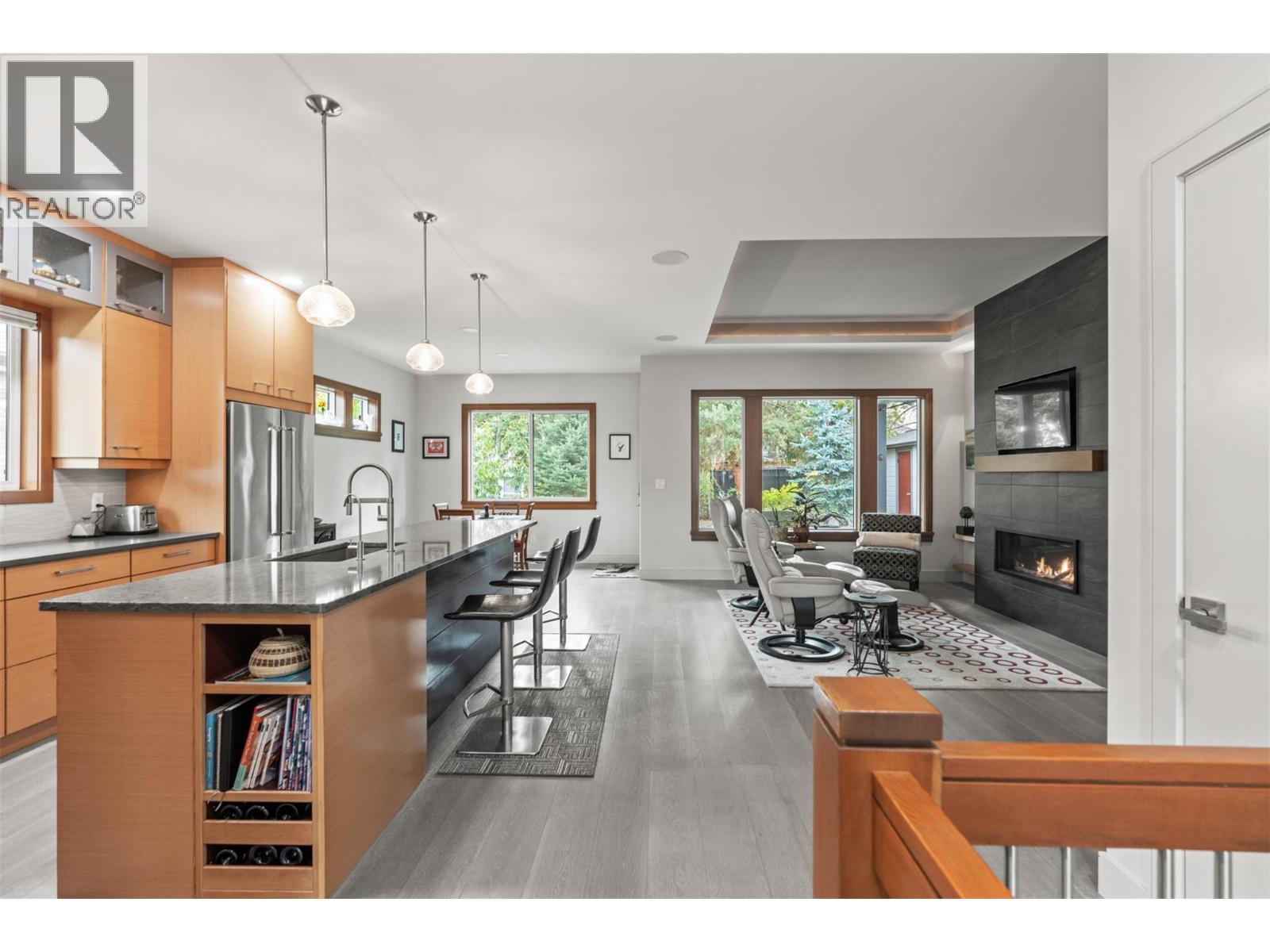 2444 York Avenue Unit# 10, Armstrong