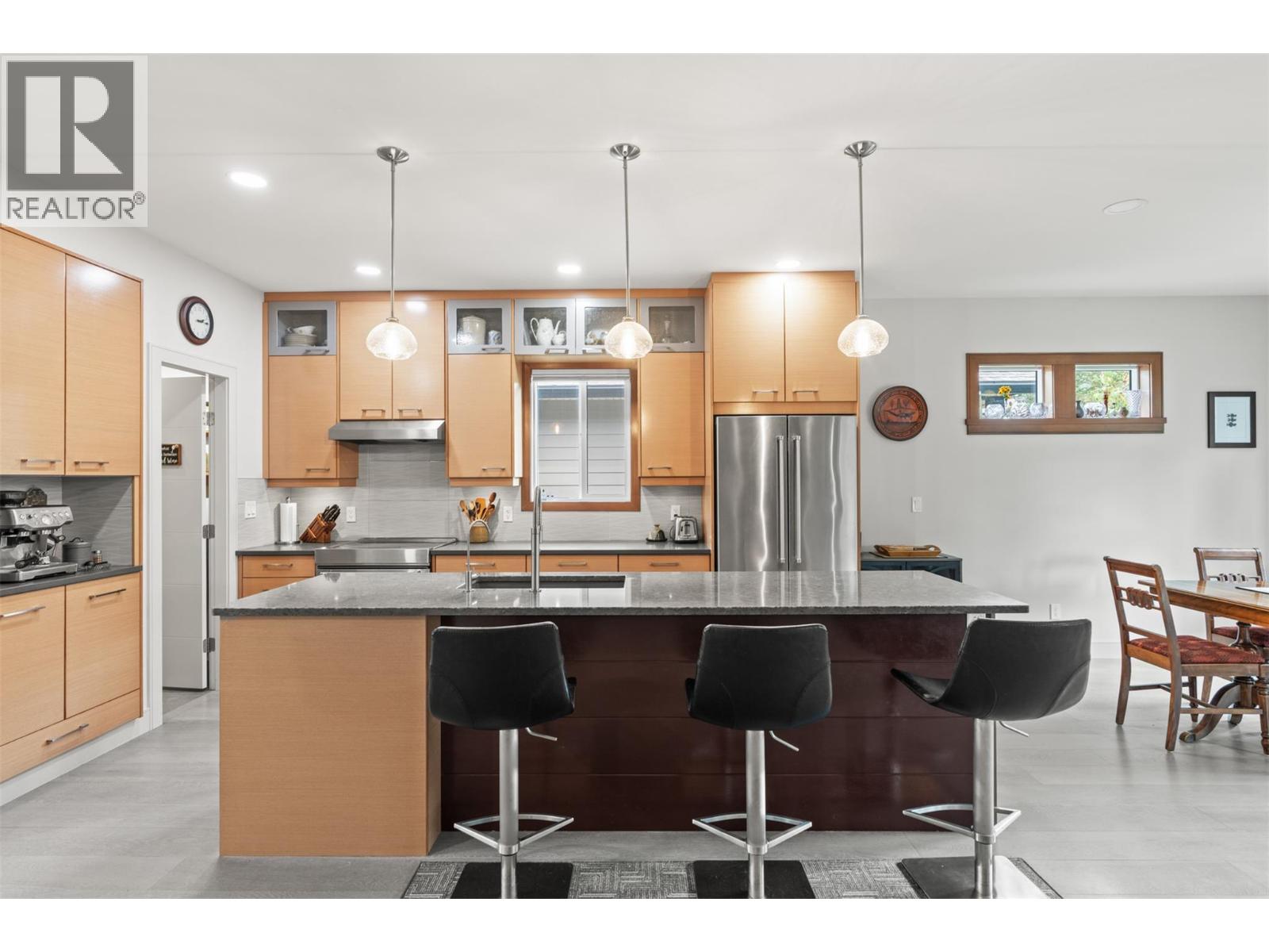 2444 York Avenue Unit# 10, Armstrong