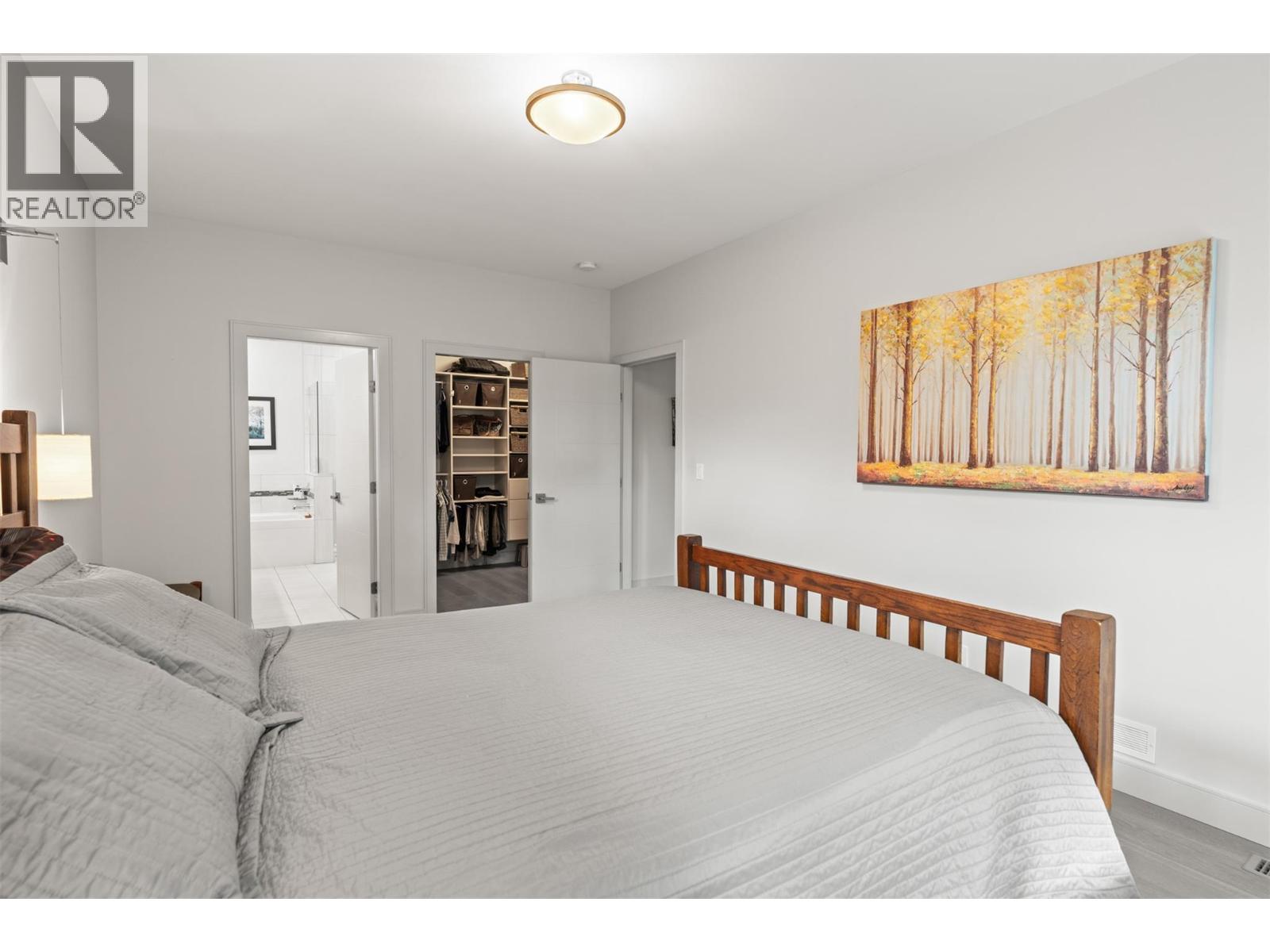 2444 York Avenue Unit# 10, Armstrong