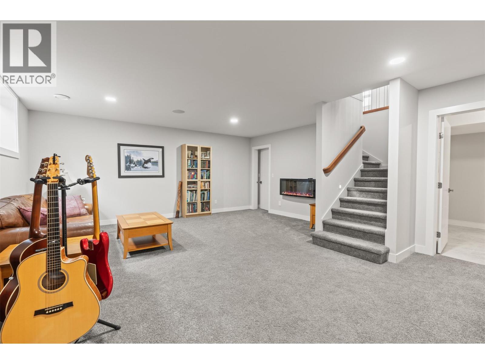 2444 York Avenue Unit# 10, Armstrong