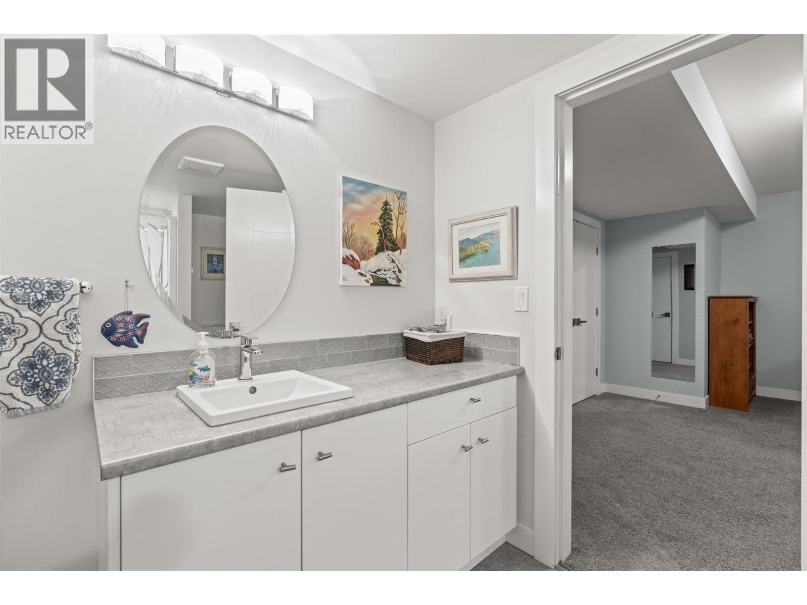 2444 York Avenue Unit# 10, Armstrong