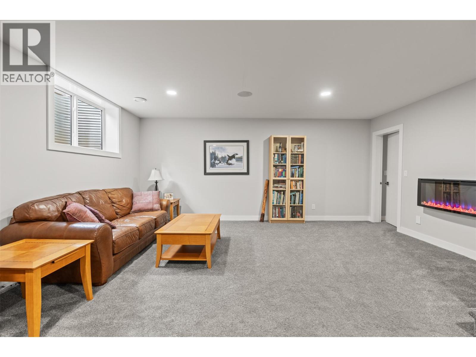 2444 York Avenue Unit# 10, Armstrong