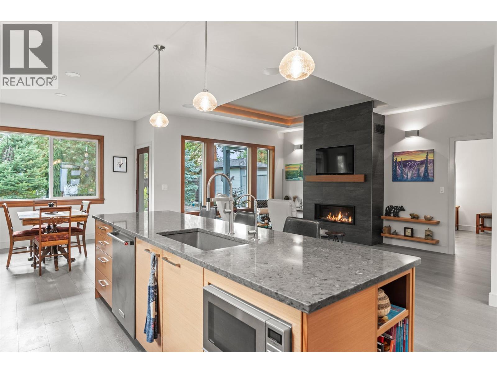 2444 York Avenue Unit# 10, Armstrong