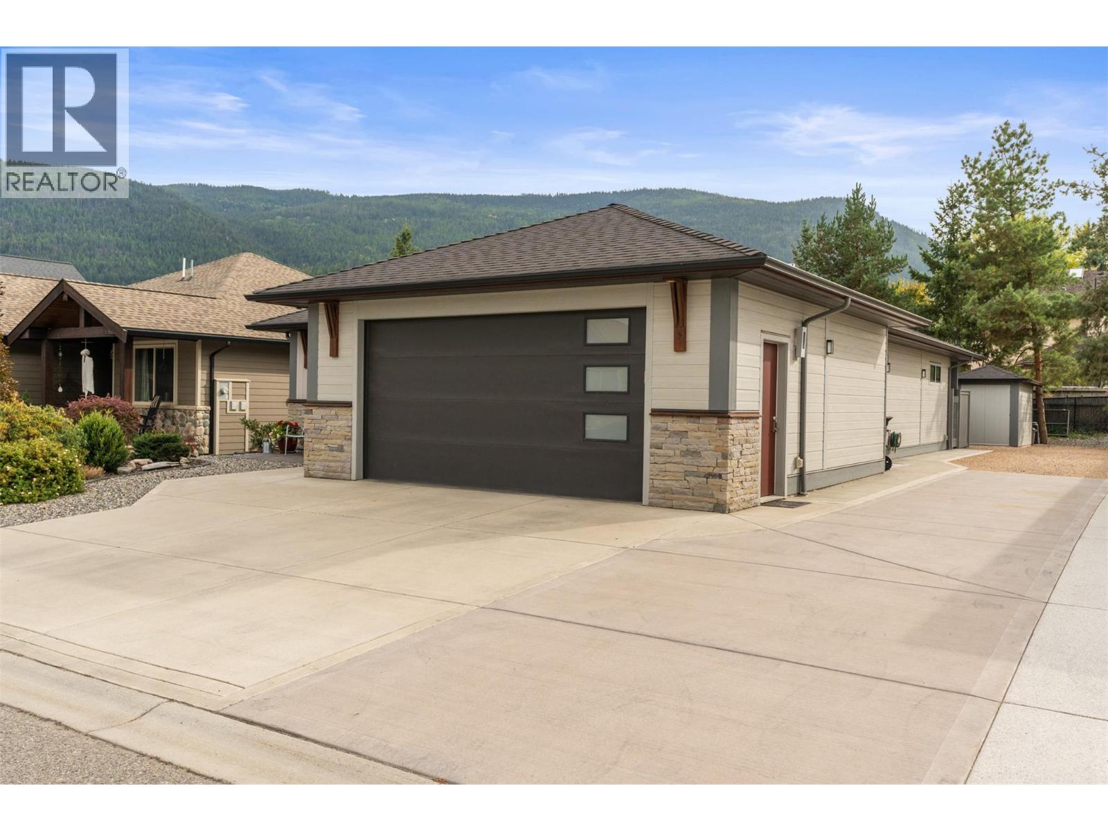 2444 York Avenue Unit# 10, Armstrong