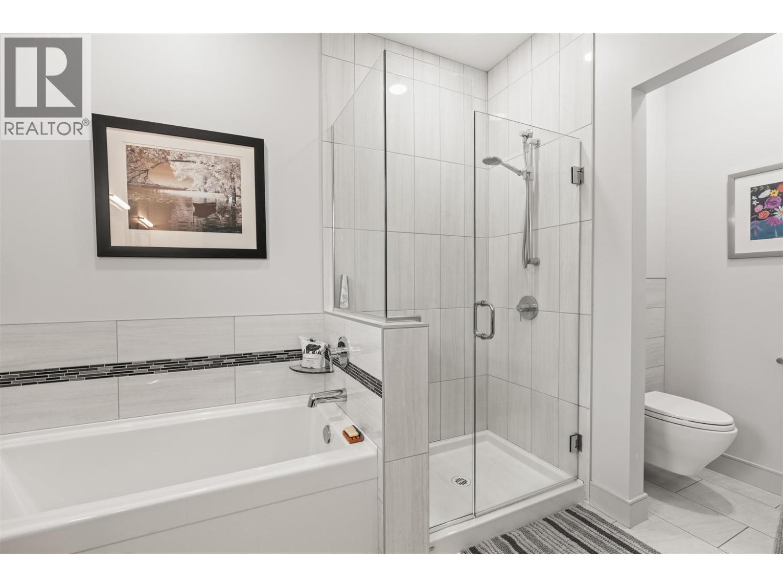 2444 York Avenue Unit# 10, Armstrong