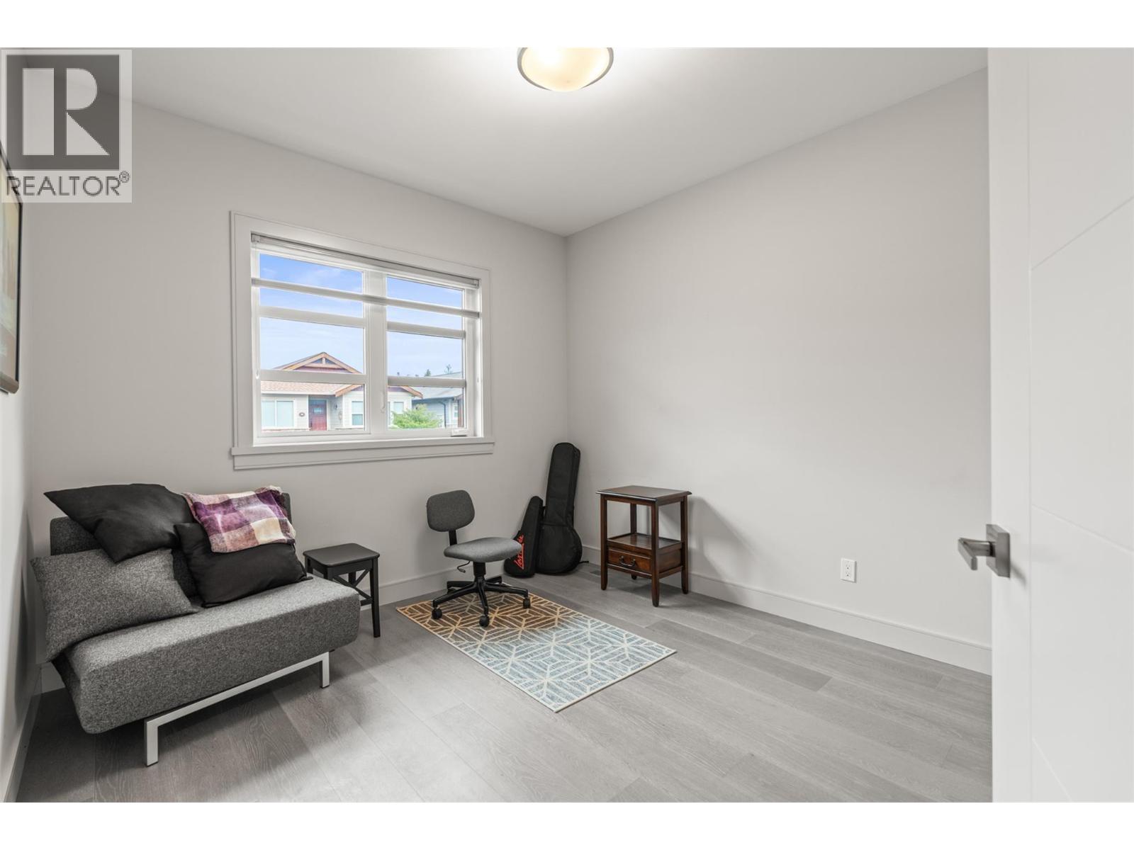 2444 York Avenue Unit# 10, Armstrong