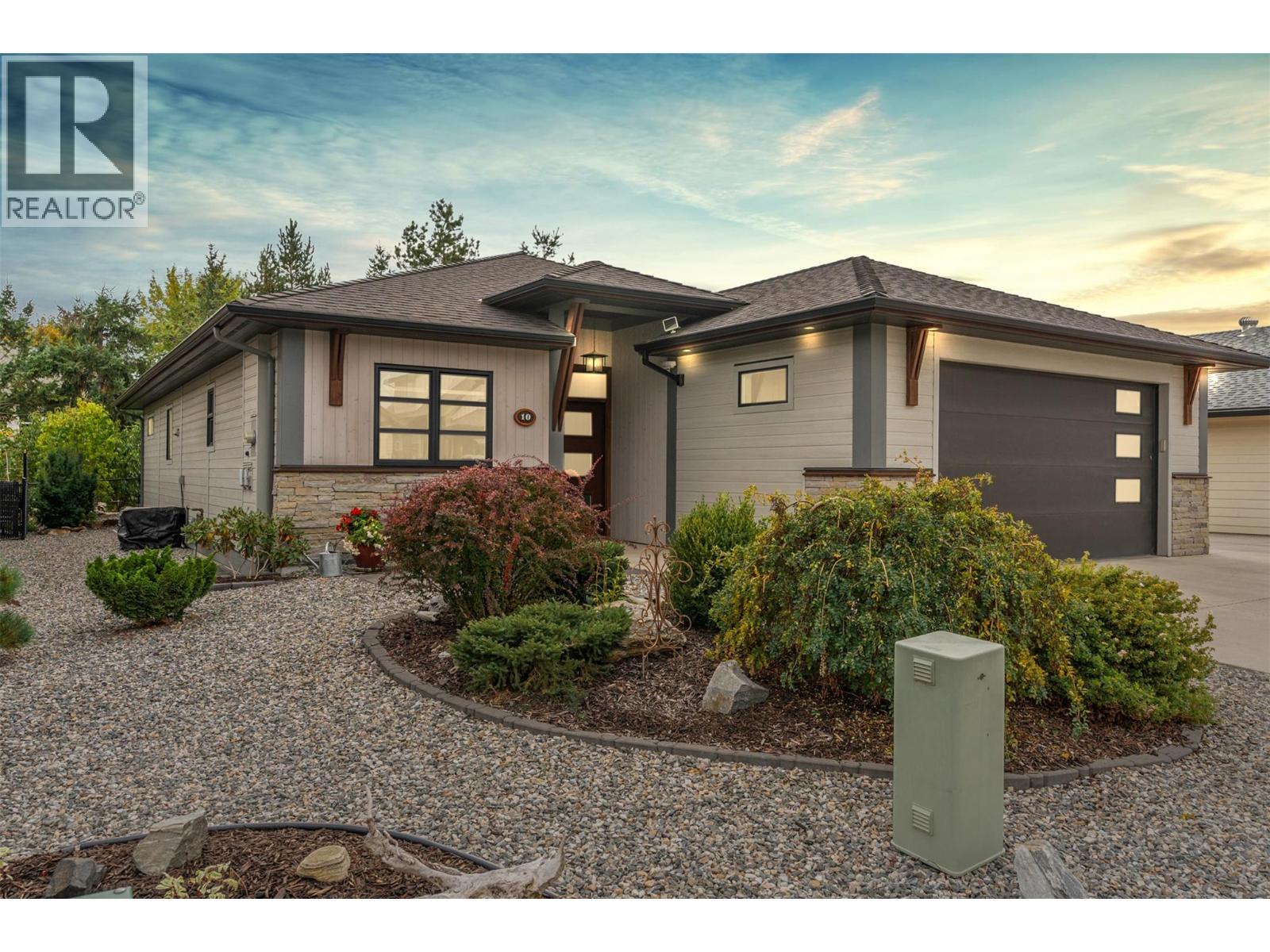 2444 York Avenue Unit# 10, Armstrong