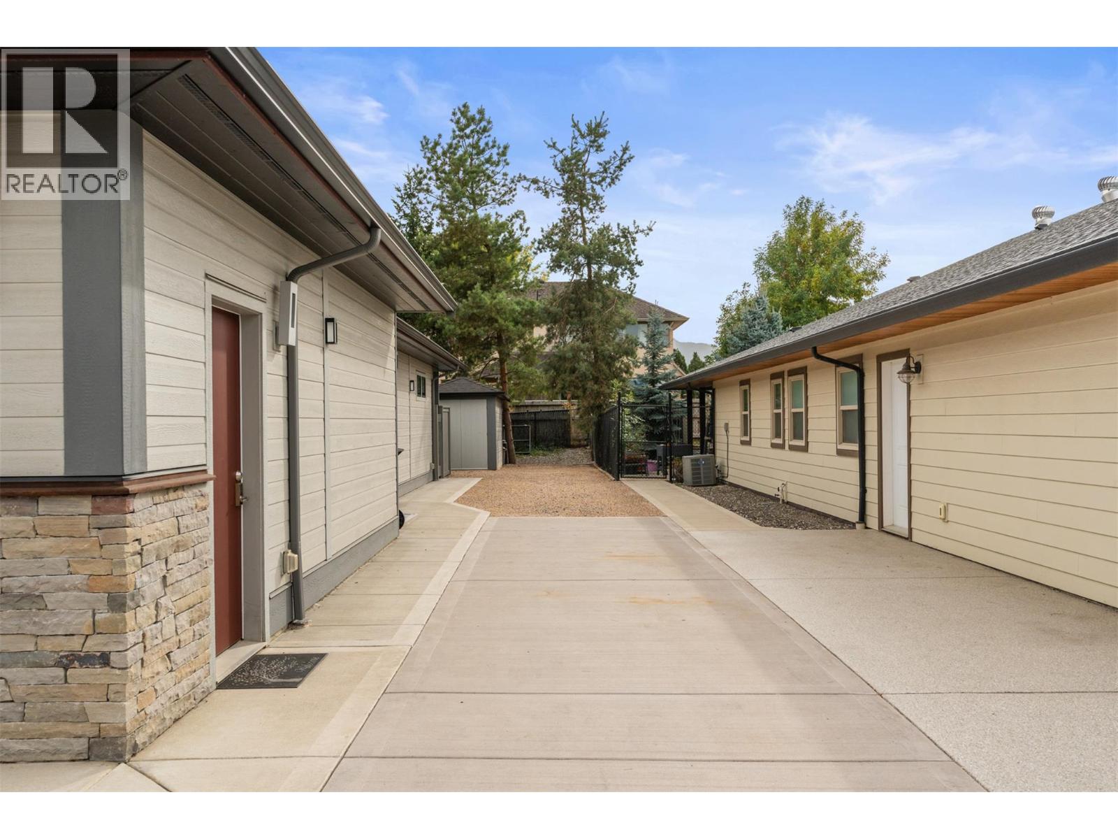 2444 York Avenue Unit# 10, Armstrong