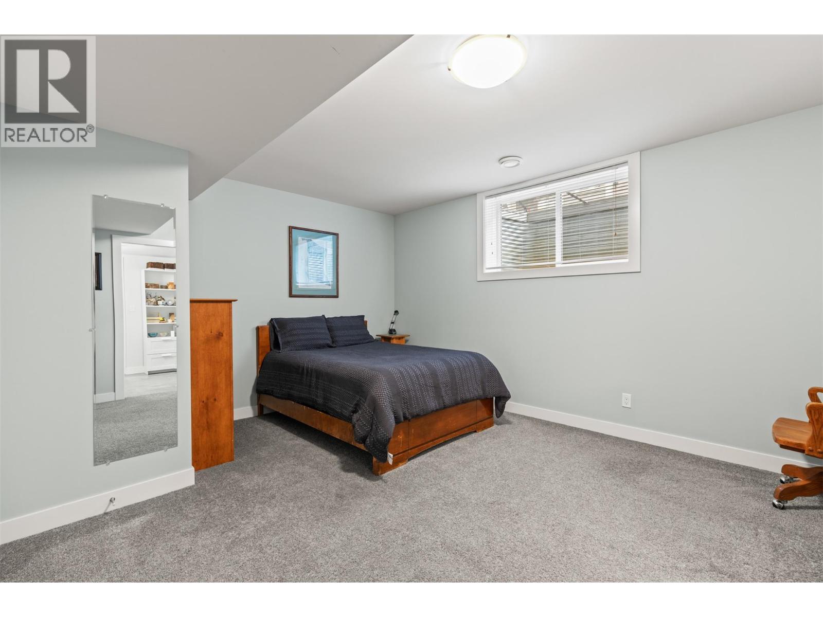 2444 York Avenue Unit# 10, Armstrong