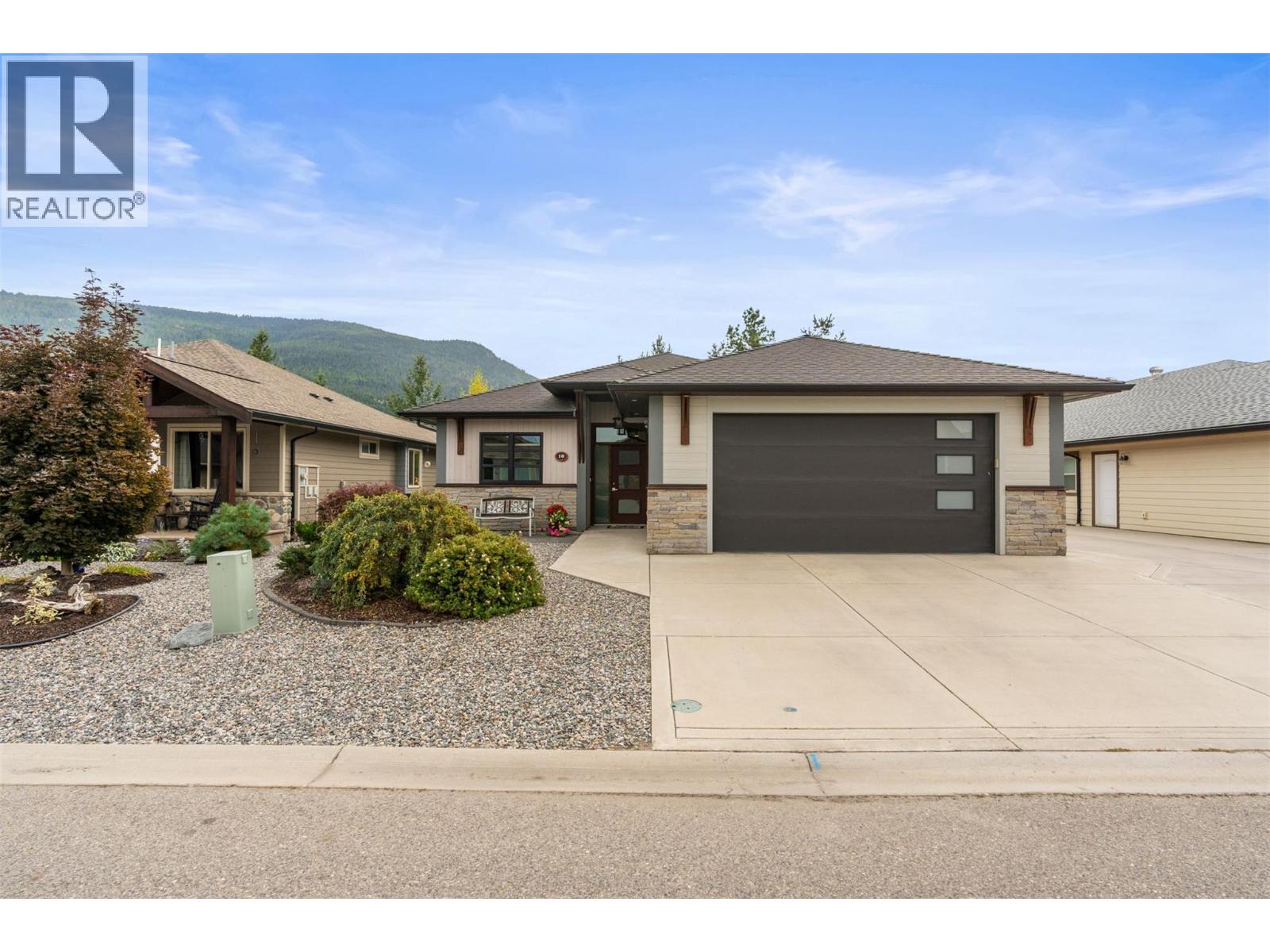 2444 York Avenue Unit# 10, Armstrong