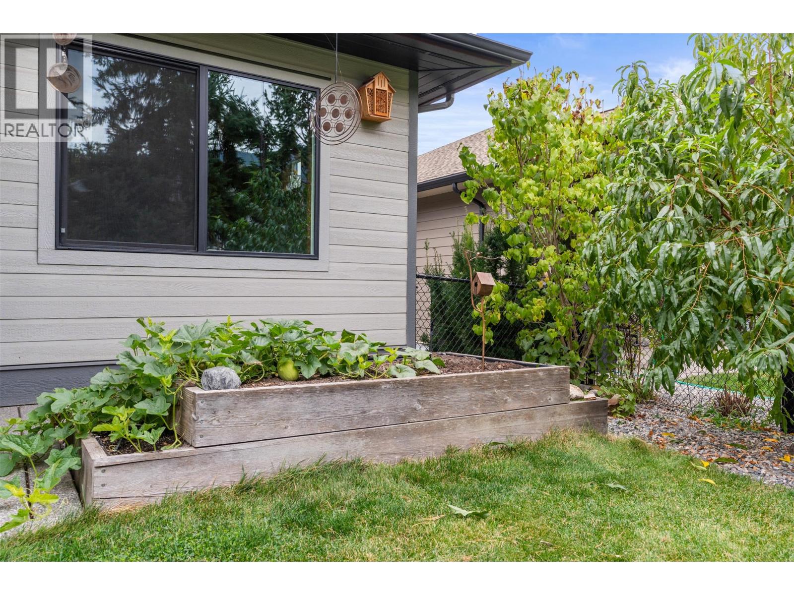 2444 York Avenue Unit# 10, Armstrong