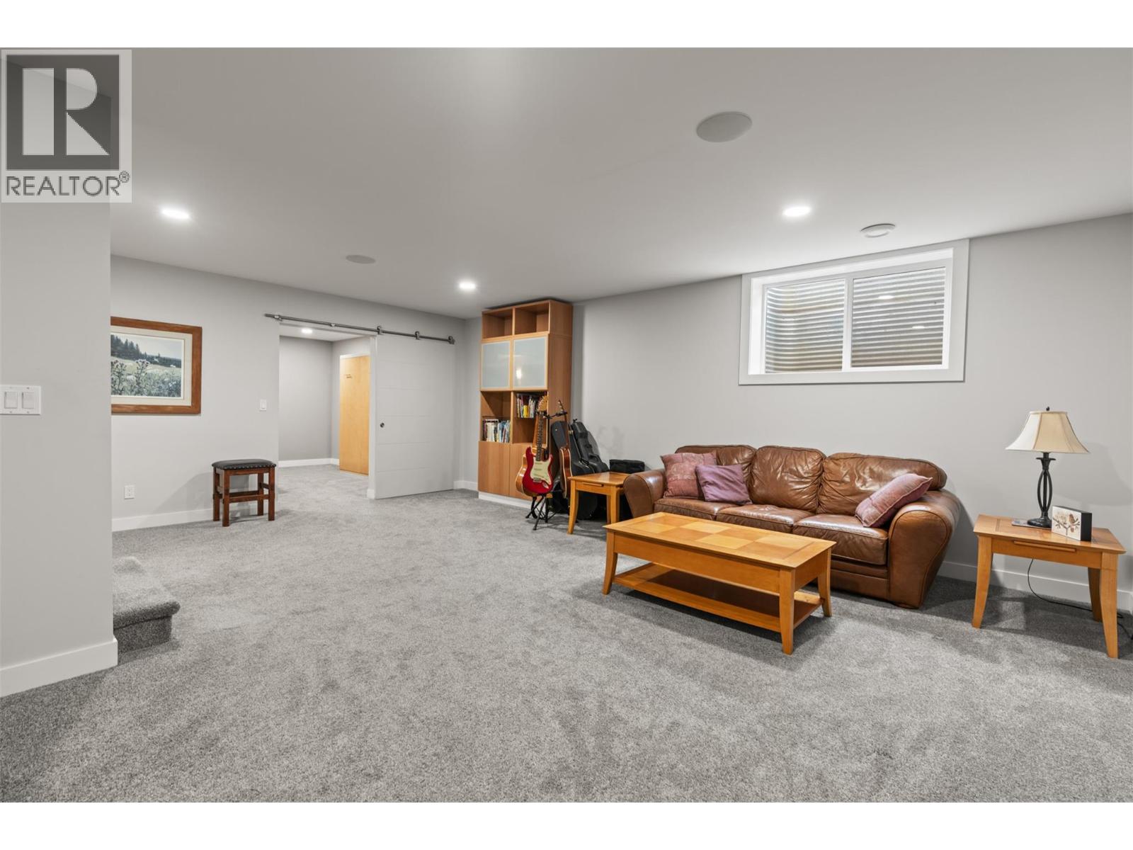 2444 York Avenue Unit# 10, Armstrong