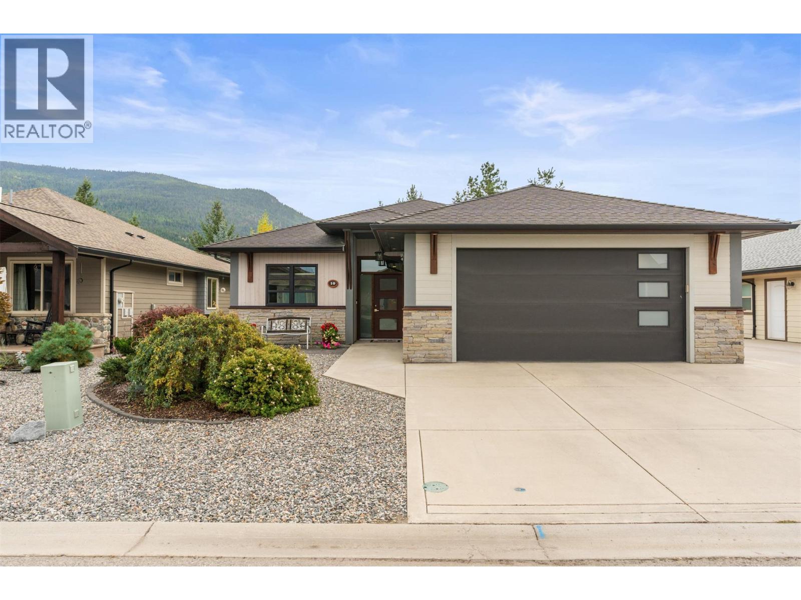 2444 York Avenue Unit# 10, Armstrong