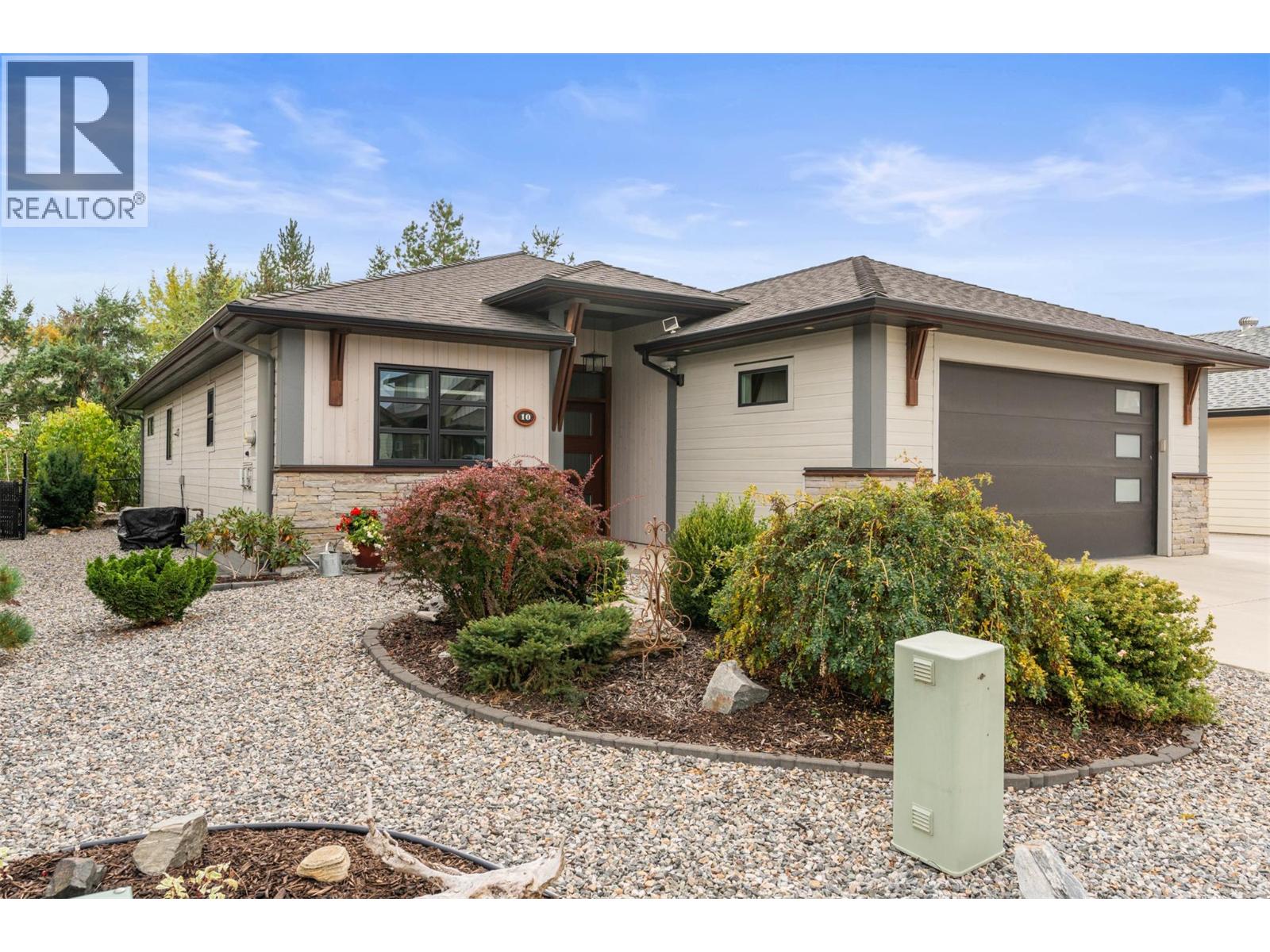 2444 York Avenue Unit# 10, Armstrong