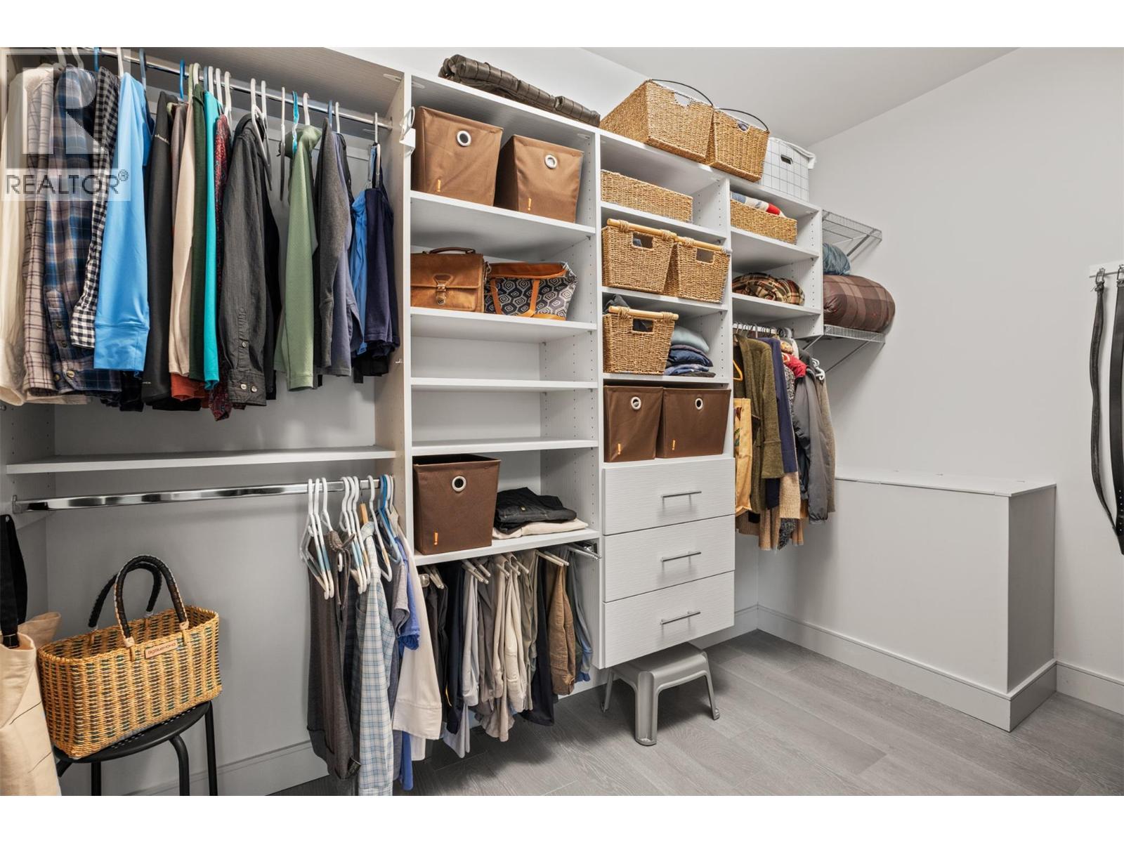 2444 York Avenue Unit# 10, Armstrong