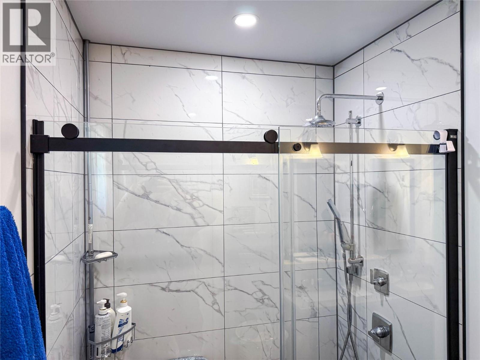 2246 Kootenay Avenue, Rossland