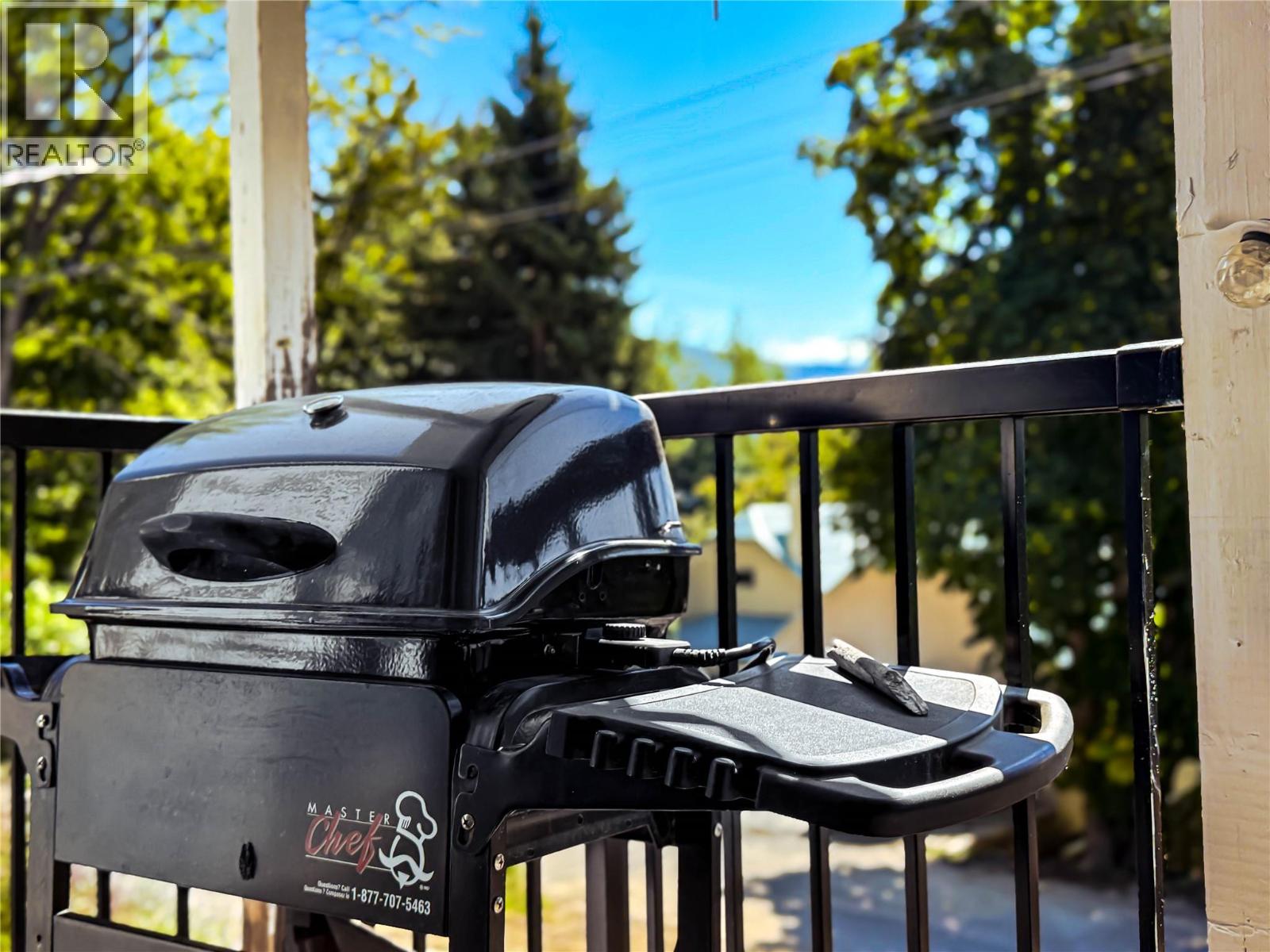 2246 Kootenay Avenue, Rossland