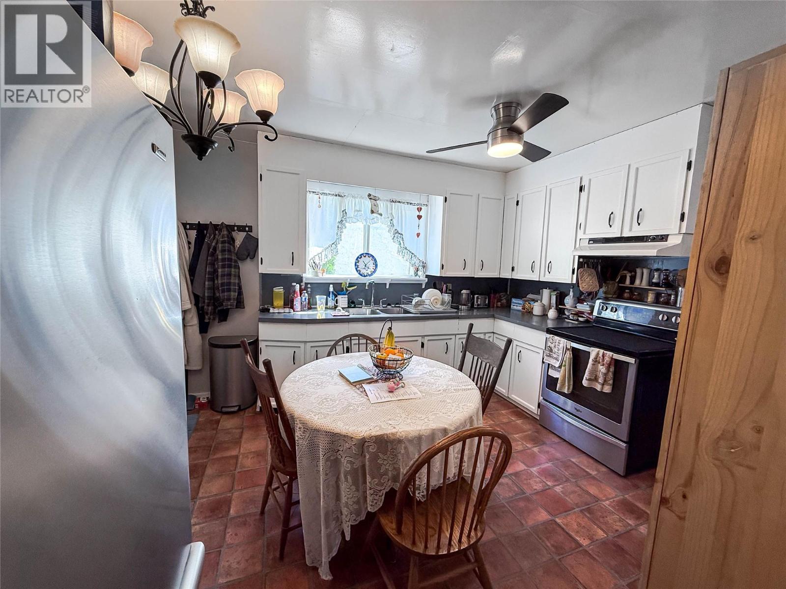 2246 Kootenay Avenue, Rossland