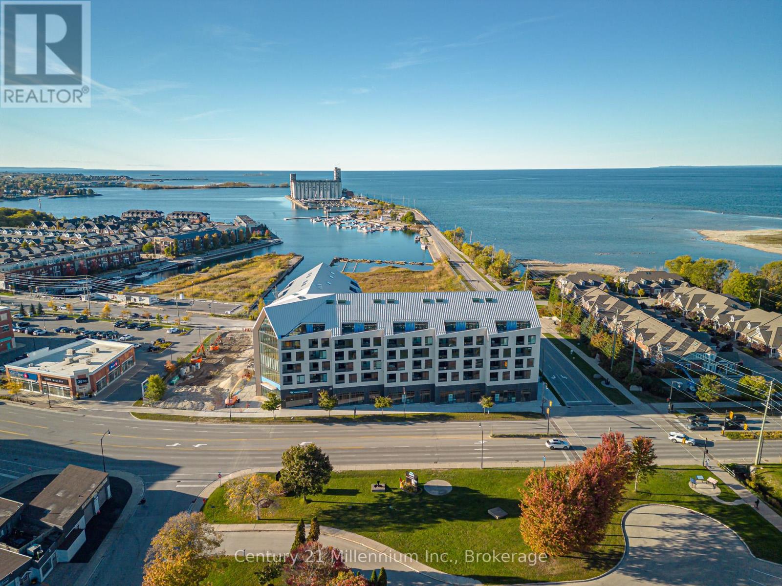 223 – 31 HURON STREET, Collingwood