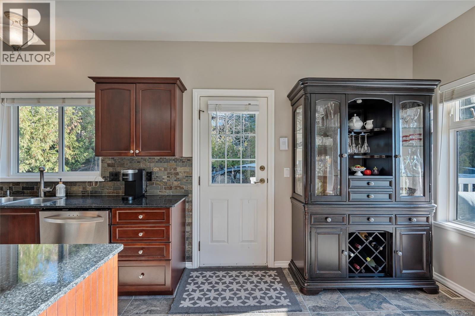  3556 Sun Hill, Langford