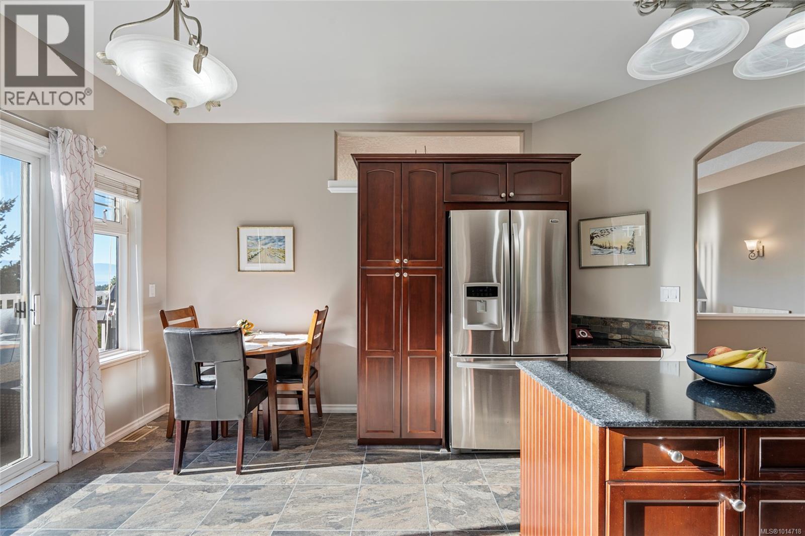  3556 Sun Hill, Langford