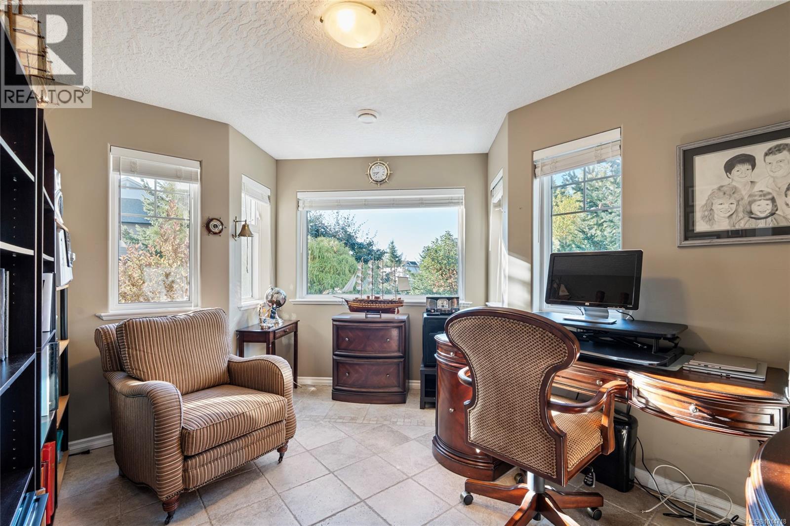  3556 Sun Hill, Langford
