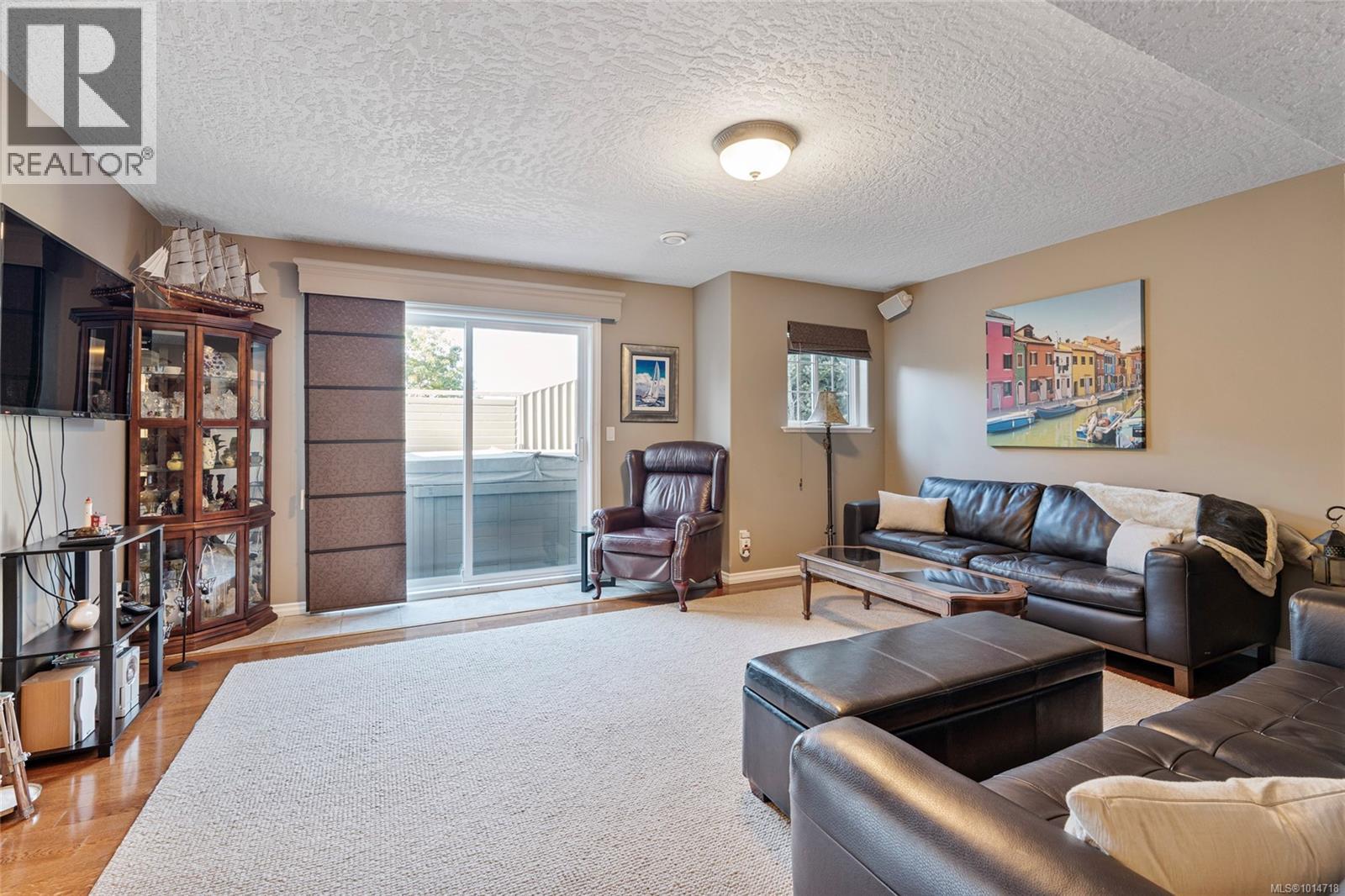 3556 Sun Hill, Langford