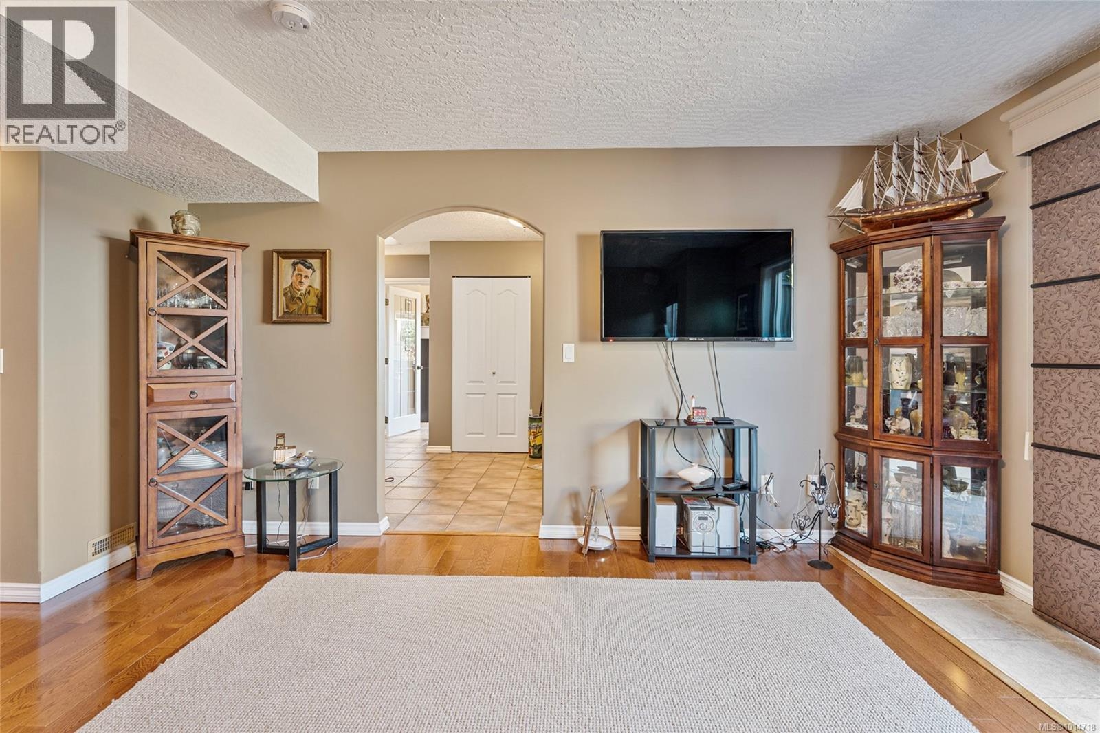  3556 Sun Hill, Langford