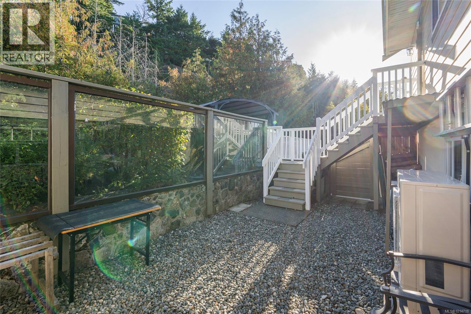  3556 Sun Hill, Langford