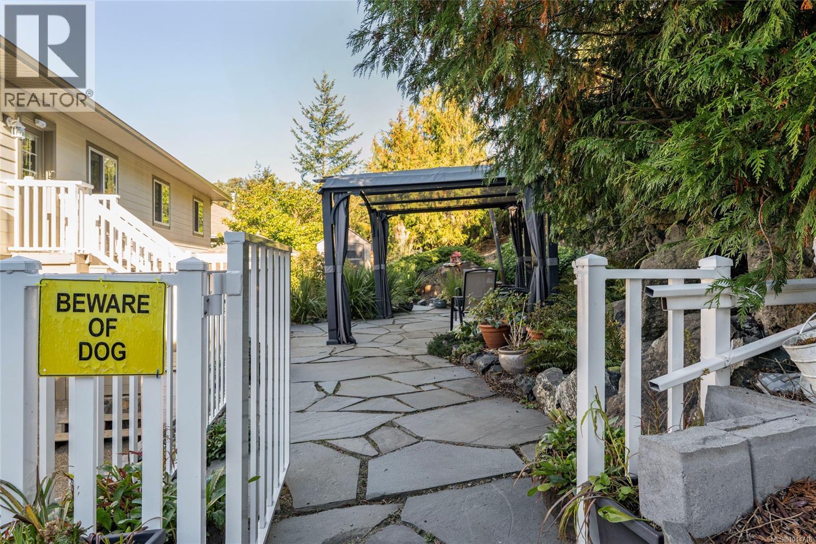  3556 Sun Hill, Langford