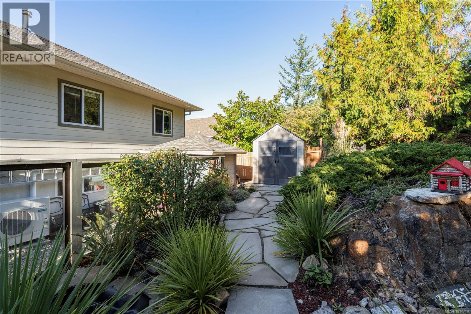  3556 Sun Hill, Langford