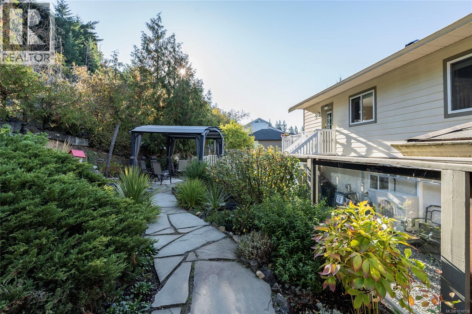  3556 Sun Hill, Langford