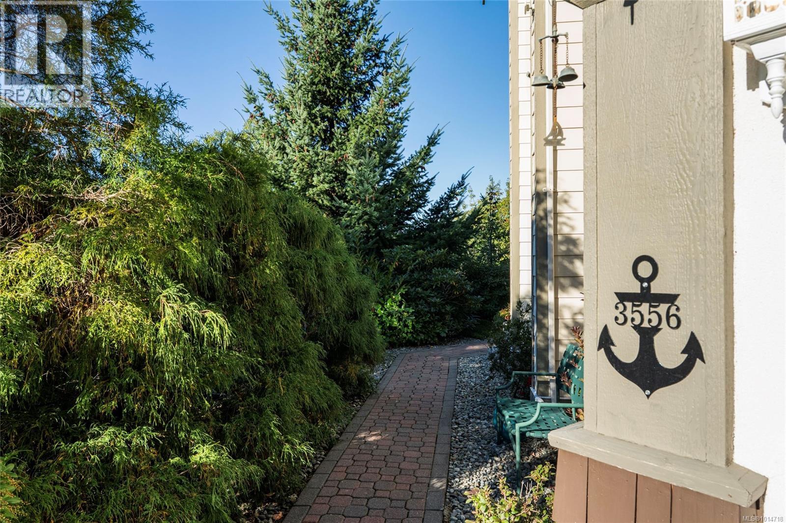  3556 Sun Hill, Langford